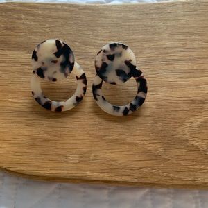 Amber Sceats Akoyo Earrings Grey Tortoise